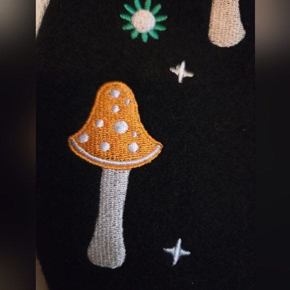 Wool Or Acrylic Black Beret Colorful Mushrooms - Picture 2 of 5